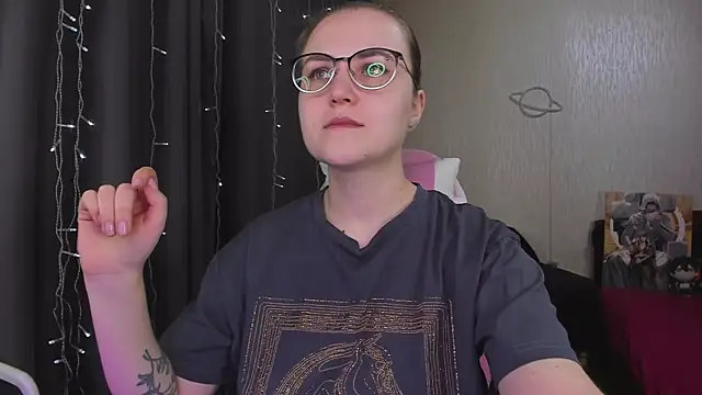 Snapshot of MissBrightShine chatting on 02/27/26, 10:59 MissBrightShine online show from 02/27/26, 10:59