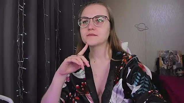 Snapshot of MissBrightShine chatting on 02/28/26, 11:22 MissBrightShine online show from 02/28/26, 11:22