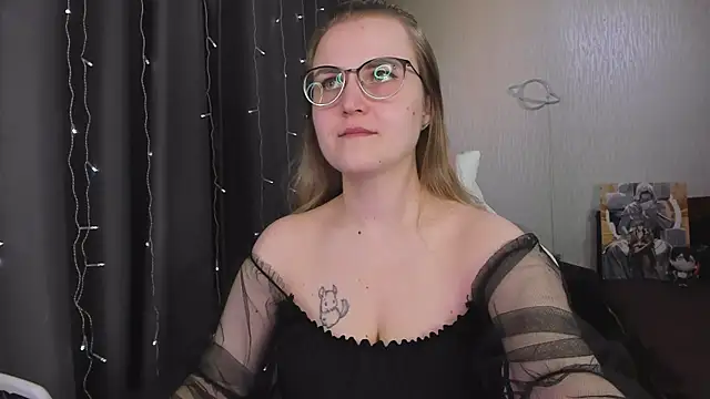 MissBrightShine online show from 04/10/26, 03:06