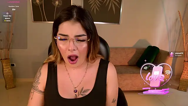 LisaMonroe  online show from 12/03/25, 07:56