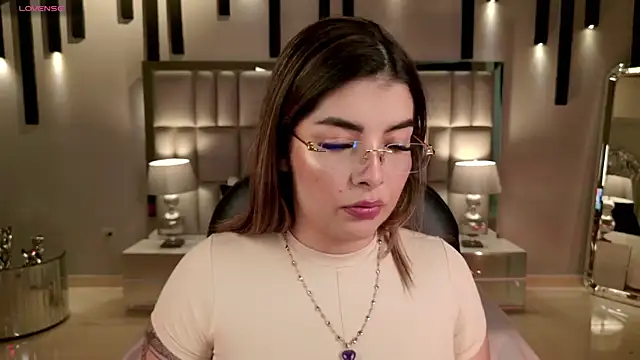 LisaMonroe  online show from 12/20/25, 08:27