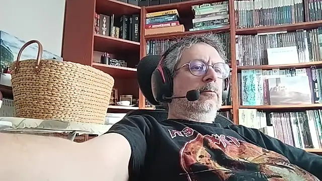 Mandra is a whore online show from 10/24/25, 08:33