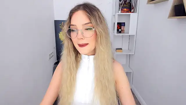 FloweryLove 1 online show from 01/28/25, 05:35