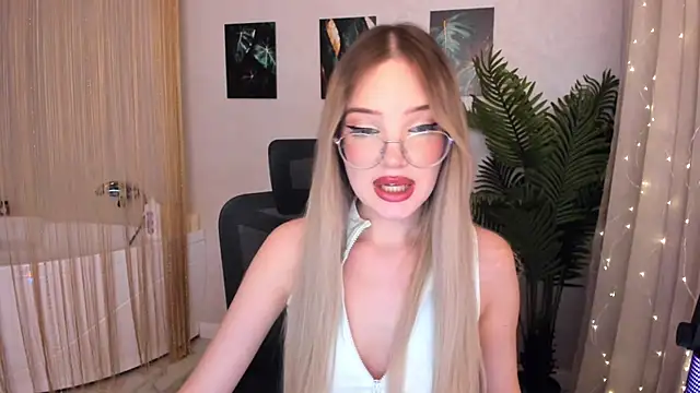 FloweryLove 1 online show from 02/12/25, 11:40