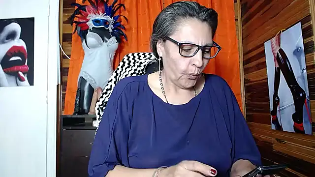 merlyna goldens online show from 02/01/25, 03:08