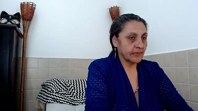 merlyna goldens online show from 03/19/25, 03:09