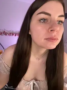 EllyNora online show from 12/04/25, 03:21