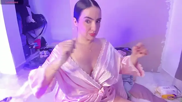 Snapshot of rouse_lili chatting on 07/18/26, 11:14 rouse lili online show from 07/18/26, 11:14