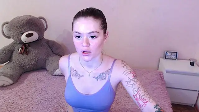 miaacatt online show from 02/18/25, 10:16