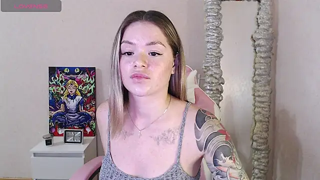 miaacatt online show from 10/21/25, 11:22