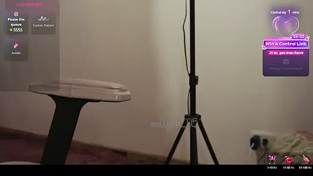 molly russell online show from 02/19/25, 07:27