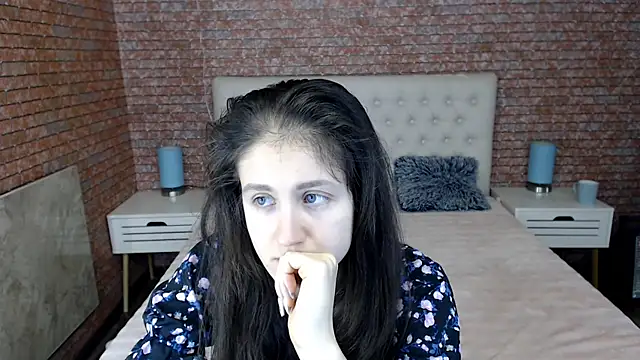 Holliy Cooper online show from 01/30/25, 09:36