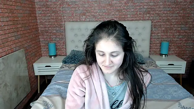 Holliy Cooper online show from 02/07/25, 12:17