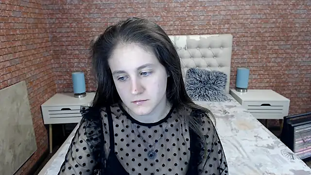 Holliy Cooper online show from 10/03/25, 07:27