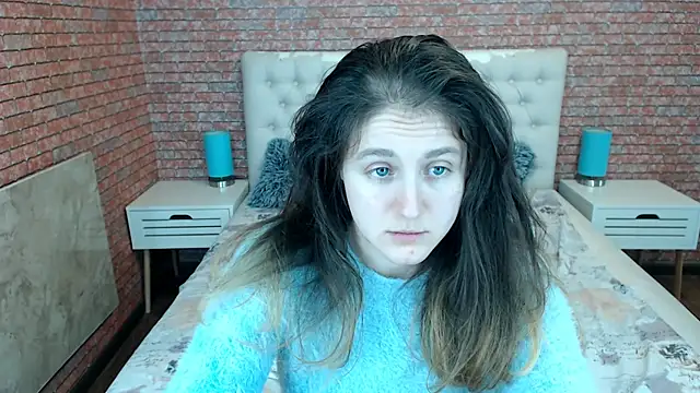 Holliy Cooper online show from 10/25/25, 08:00