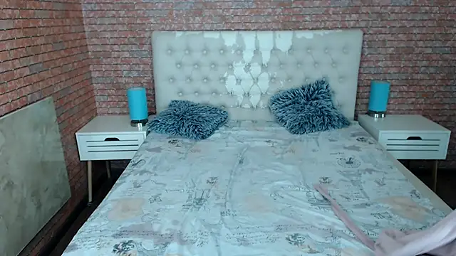 Holliy Cooper online show from 11/13/25, 08:13