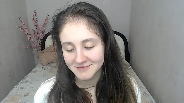 Holliy Cooper online show from 12/17/25, 09:59