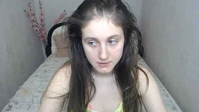Snapshot of Holliy_Cooper chatting on 05/20/26, 07:58 Holliy Cooper online show from 05/20/26, 07:58