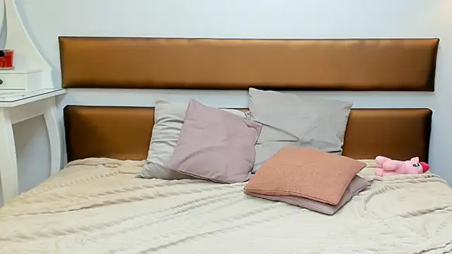 MissYvie online show from 01/16/25, 11:37