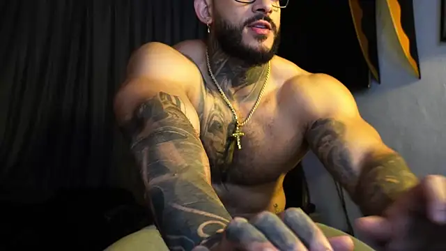 jacksonc  online show from 04/21/26, 02:51