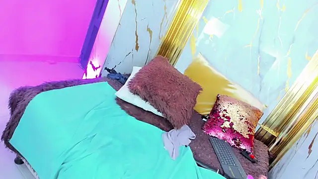 dianamilf online show from 04/18/26, 07:56