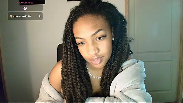 Snapshot of im_alivys_ chatting on 06/23/26, 12:52 im alivys online show from 06/23/26, 12:52