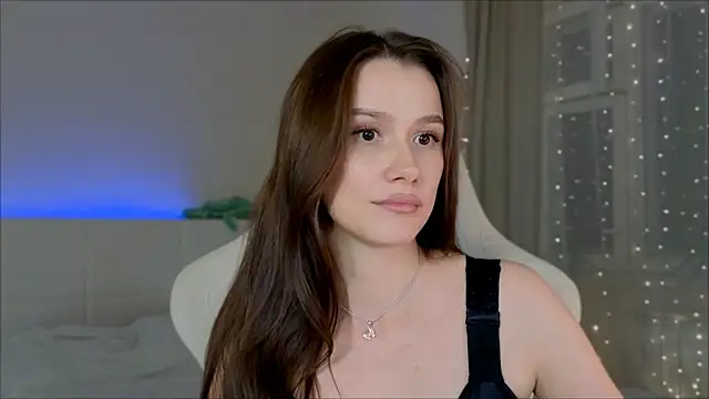 Snapshot of Madi_soon chatting on 10/15/25, 03:45 Madi soon online show from 10/15/25, 03:45