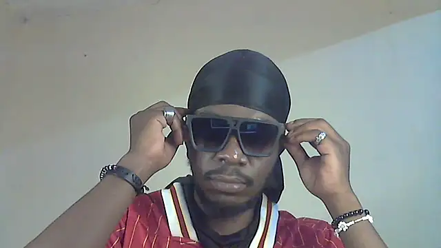 Snapshot of BIGDICKMULLAH chatting on 09/17/25, 10:22 BIGDICKMULLAH online show from 09/17/25, 10:22
