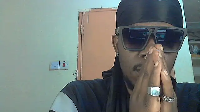 Snapshot of BIGDICKMULLAH chatting on 10/04/25, 12:19 BIGDICKMULLAH online show from 10/04/25, 12:19