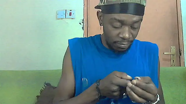 Snapshot of BIGDICKMULLAH chatting on 10/13/25, 03:01 BIGDICKMULLAH online show from 10/13/25, 03:01