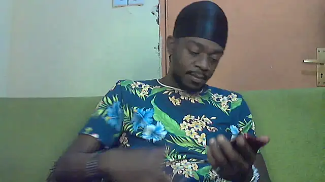 Snapshot of BIGDICKMULLAH chatting on 10/16/25, 07:48 BIGDICKMULLAH online show from 10/16/25, 07:48