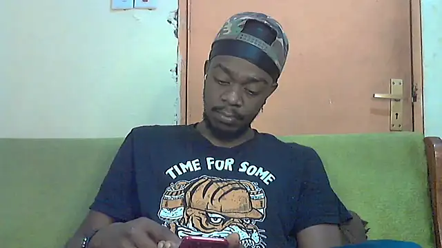 Snapshot of BIGDICKMULLAH chatting on 10/25/25, 03:36 BIGDICKMULLAH online show from 10/25/25, 03:36