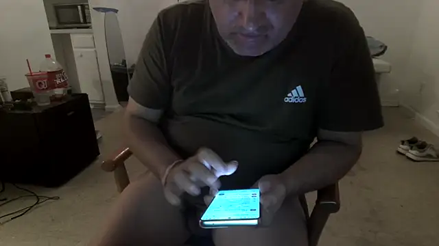 Peachestabby147 online show from 10/28/25, 09:35