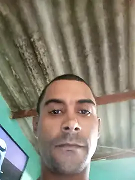 Snapshot of RoludoDF chatting on 06/16/26, 05:15 RoludoDF online show from 06/16/26, 05:15