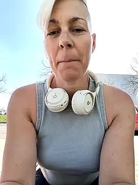 DarleenHot online show from 04/17/26, 10:18