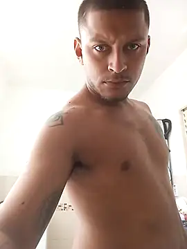 emrehliug12 online show from 02/03/26, 02:44