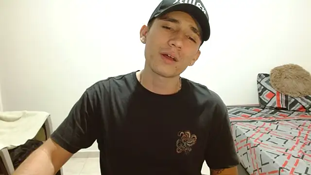 Snapshot of ChicoMaloFfF chatting on 04/29/26, 12:37 ChicoMaloFfF online show from 04/29/26, 12:37