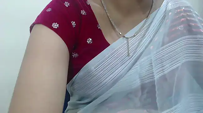 Snapshot of Lovely_Siri_23 chatting on 01/21/25, 11:03 Lovely Siri 23 online show from 01/21/25, 11:03