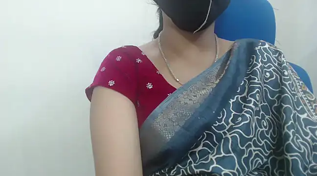 Snapshot of Lovely_Siri_23 chatting on 01/23/25, 12:09 Lovely Siri 23 online show from 01/23/25, 12:09