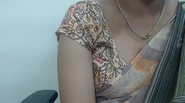 Snapshot of Lovely_Siri_23 chatting on 01/27/25, 08:39 Lovely Siri 23 online show from 01/27/25, 08:39