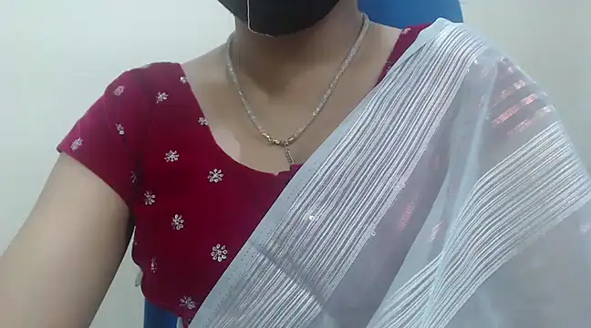 Snapshot of Lovely_Siri_23 chatting on 01/30/25, 05:49 Lovely Siri 23 online show from 01/30/25, 05:49