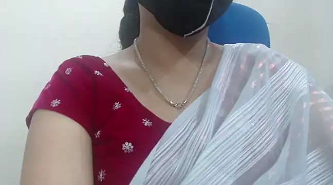 Snapshot of Lovely_Siri_23 chatting on 01/31/25, 01:22 Lovely Siri 23 online show from 01/31/25, 01:22