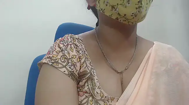 Snapshot of Lovely_Siri_23 chatting on 02/20/25, 10:04 Lovely Siri 23 online show from 02/20/25, 10:04