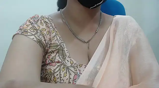 Snapshot of Lovely_Siri_23 chatting on 03/18/25, 08:36 Lovely Siri 23 online show from 03/18/25, 08:36