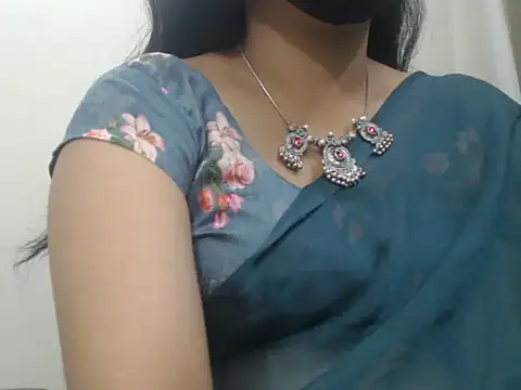 Snapshot of Lovely_Siri_23 chatting on 04/26/26, 06:44 Lovely Siri 23 online show from 04/26/26, 06:44