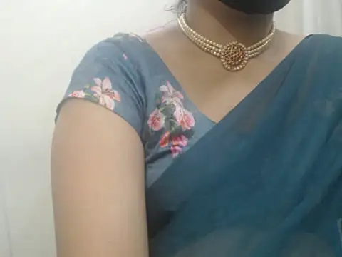 Snapshot of Lovely_Siri_23 chatting on 06/03/26, 12:24 Lovely Siri 23 online show from 06/03/26, 12:24