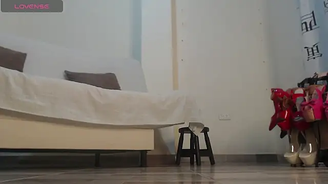 ammarahot7777 online show from 11/25/25, 12:43