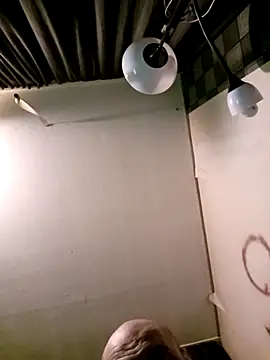 Snapshot of PIercingBoy38 chatting on 01/16/26, 04:44 PIercingBoy38 online show from 01/16/26, 04:44