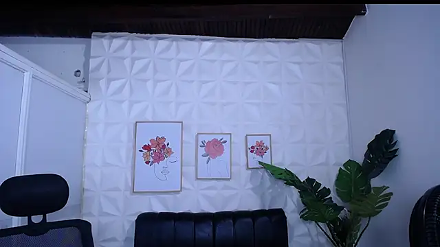 Valentinaa mature online show from 01/08/26, 10:34