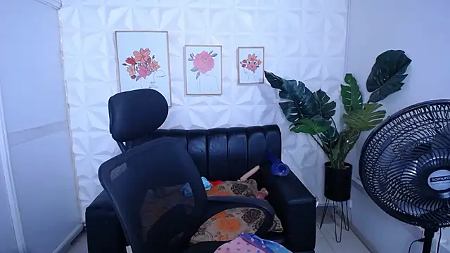 Valentinaa mature online show from 03/04/26, 08:53